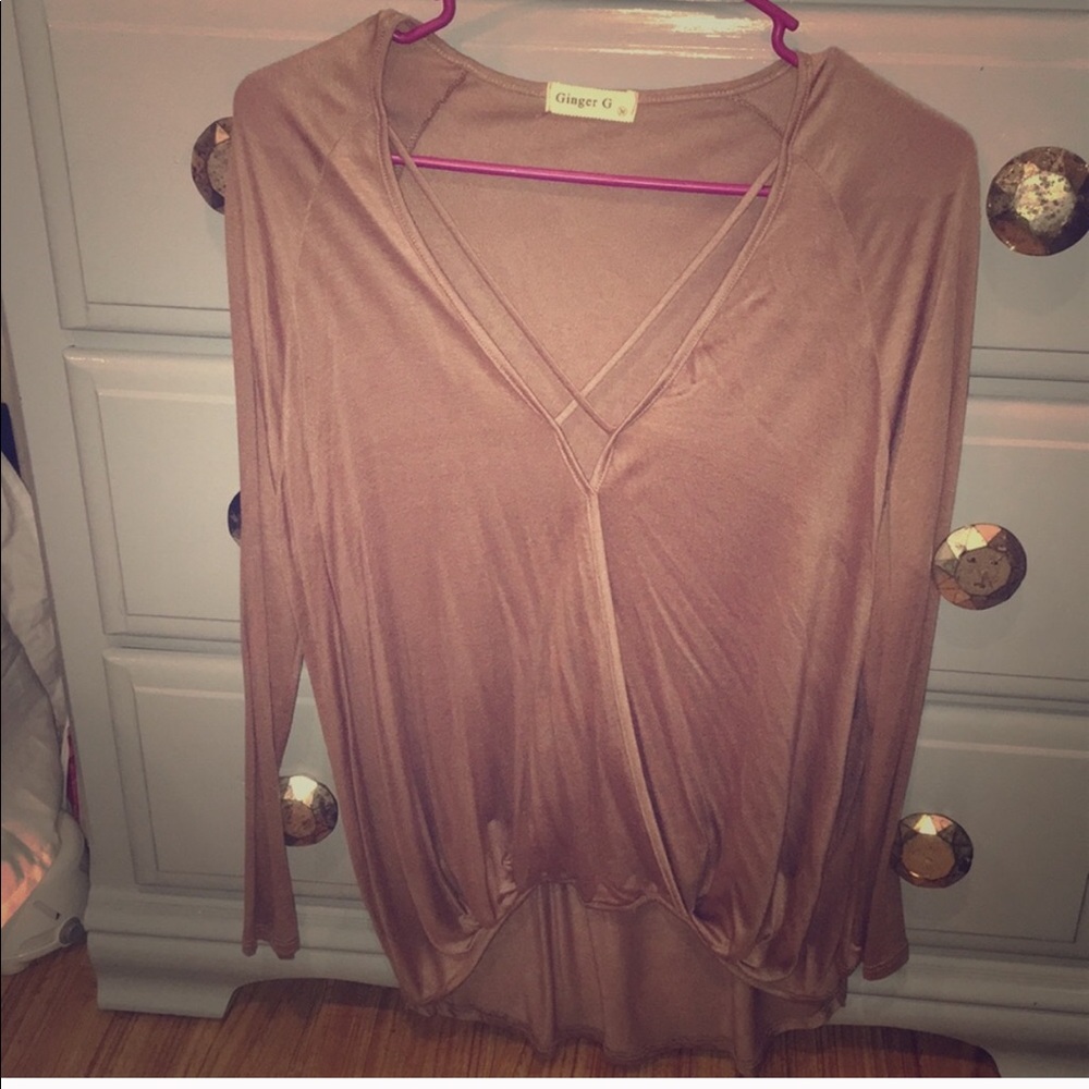 Crossed cleavage long sleeve top